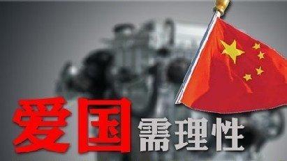 她是外交部冷艳翻译官,人称“冰美人”,不苟言笑神似赵薇
